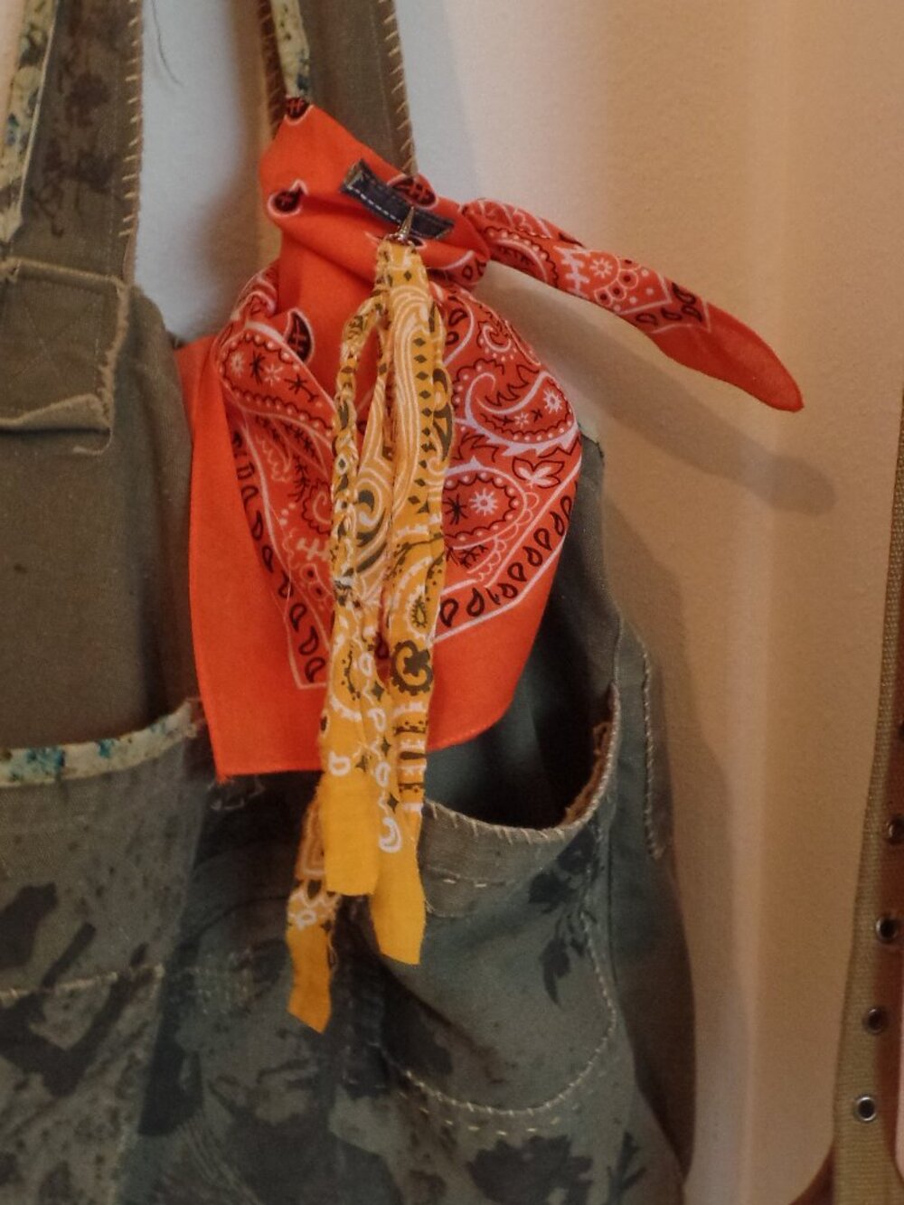 Bandana HANG LOOSE Swag *DETACHABLE SWAG*